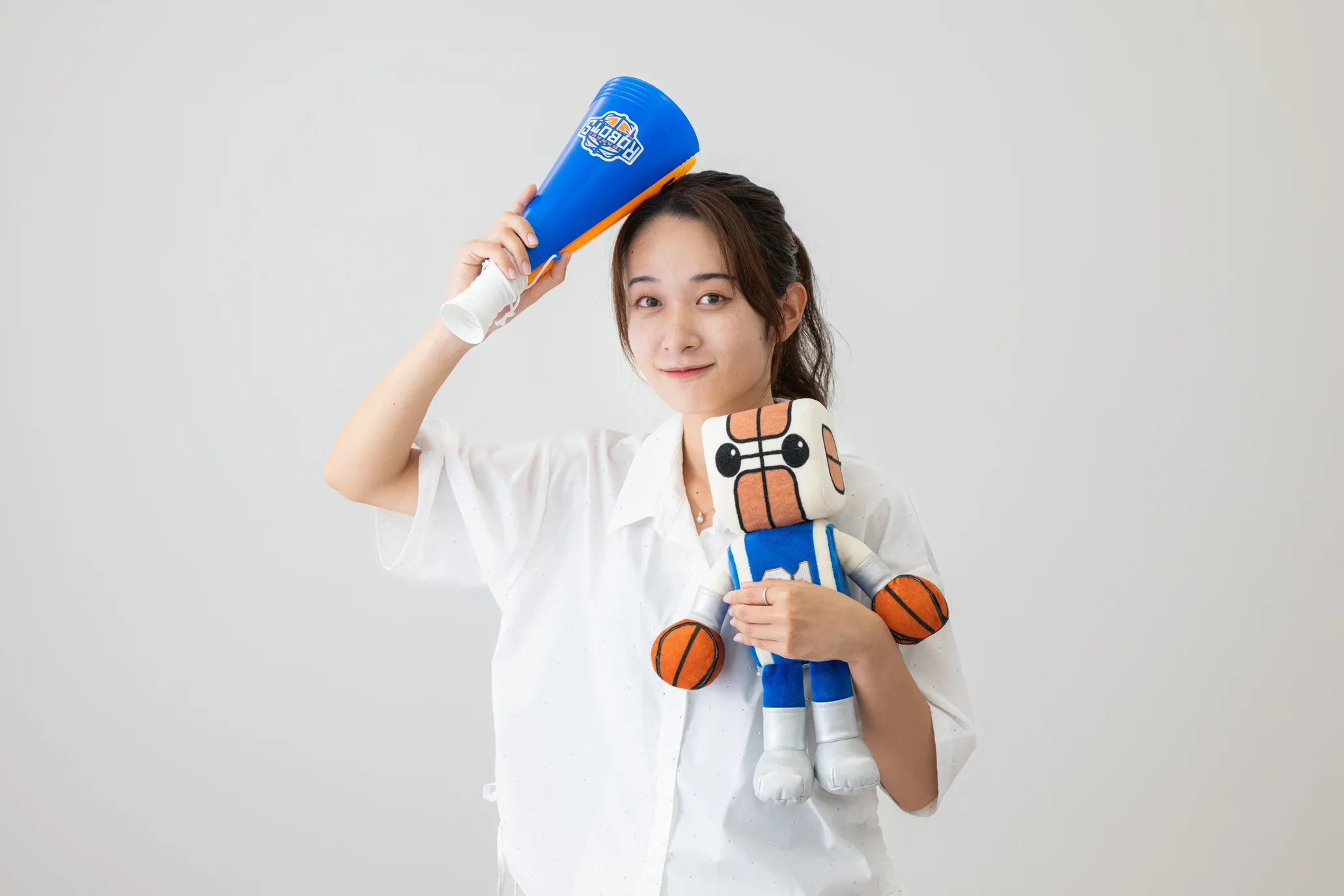 向 麗衣（むかい・れい）