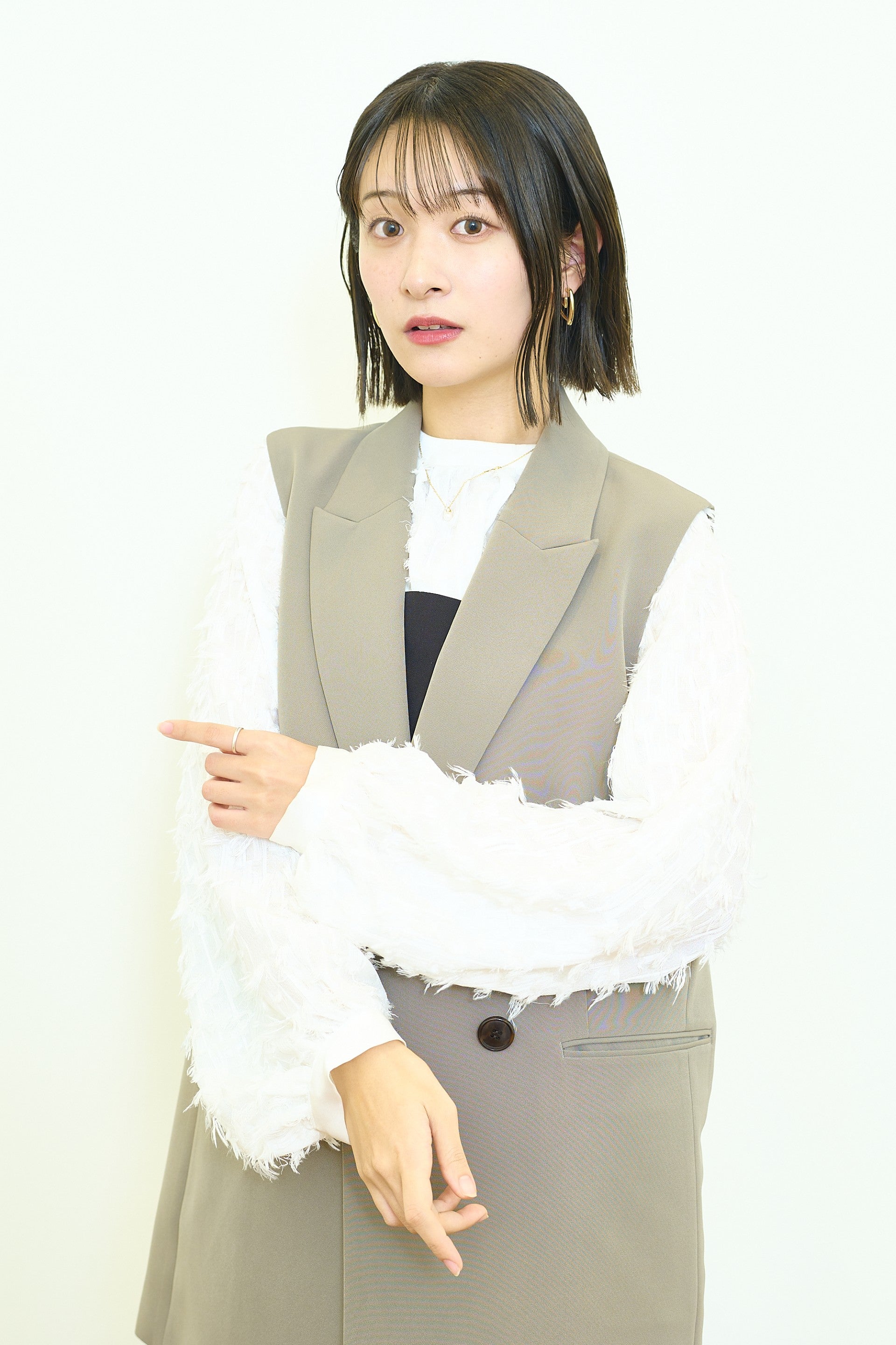 向麗衣